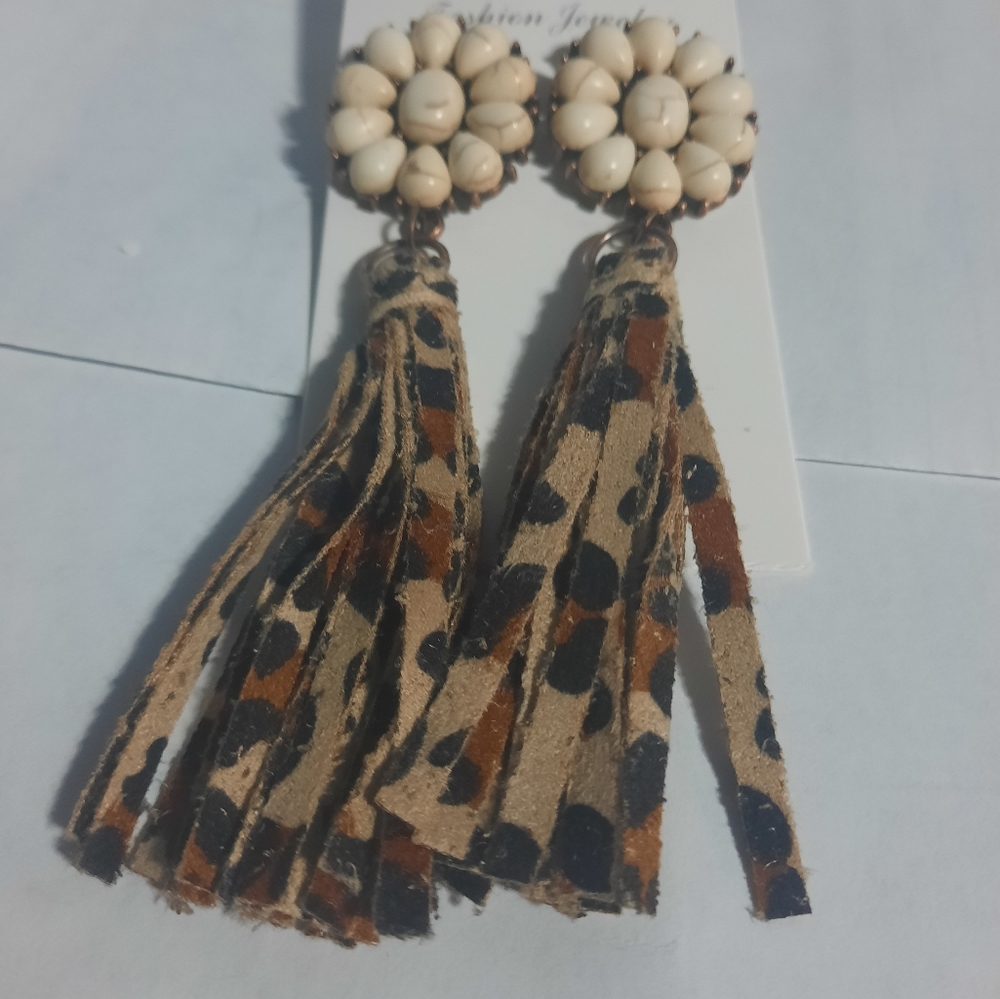 Leopard fringe western ear